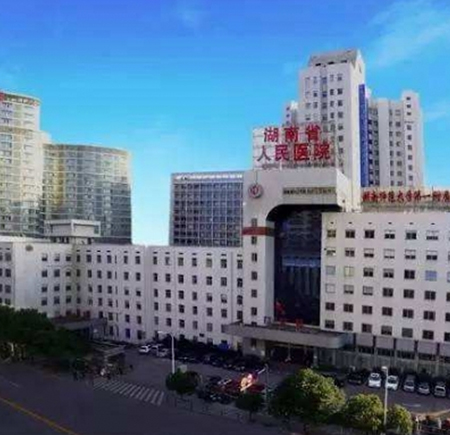 我司為湖南省人民醫院層流係統初中高效（xiào）空調過濾網更換（huàn）完畢（bì）