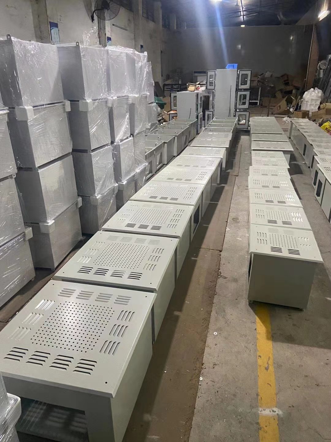 頂送風高效送風口和側送風高效送風口有什麽區別?