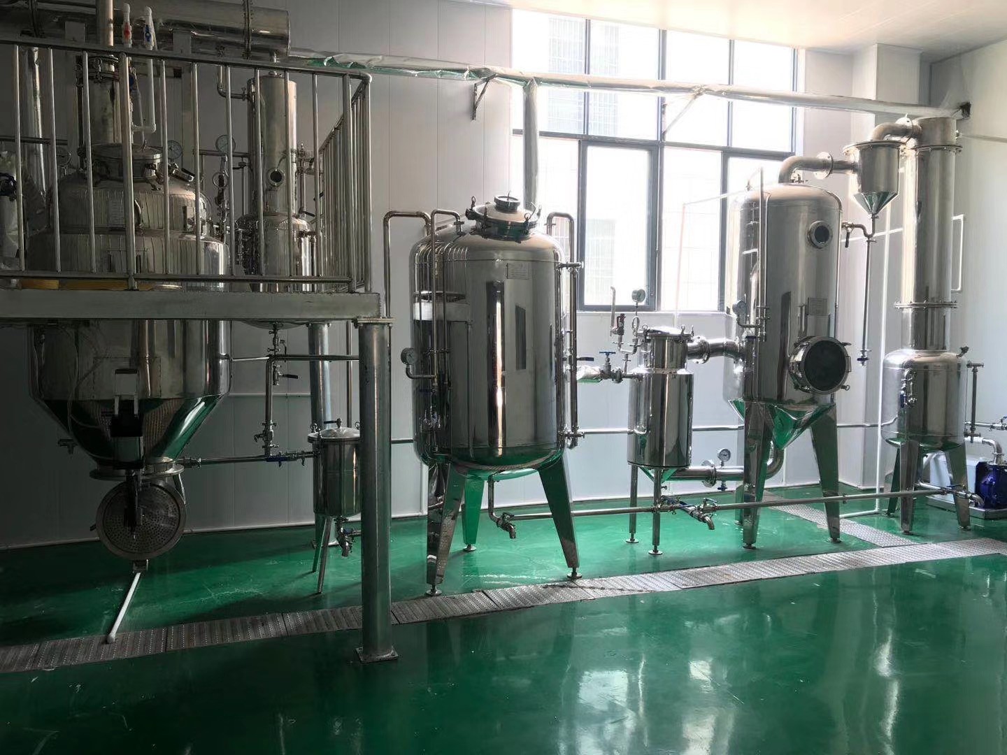 黃（huáng）精提取物的生產設（shè）備 小型中試（shì）生產線